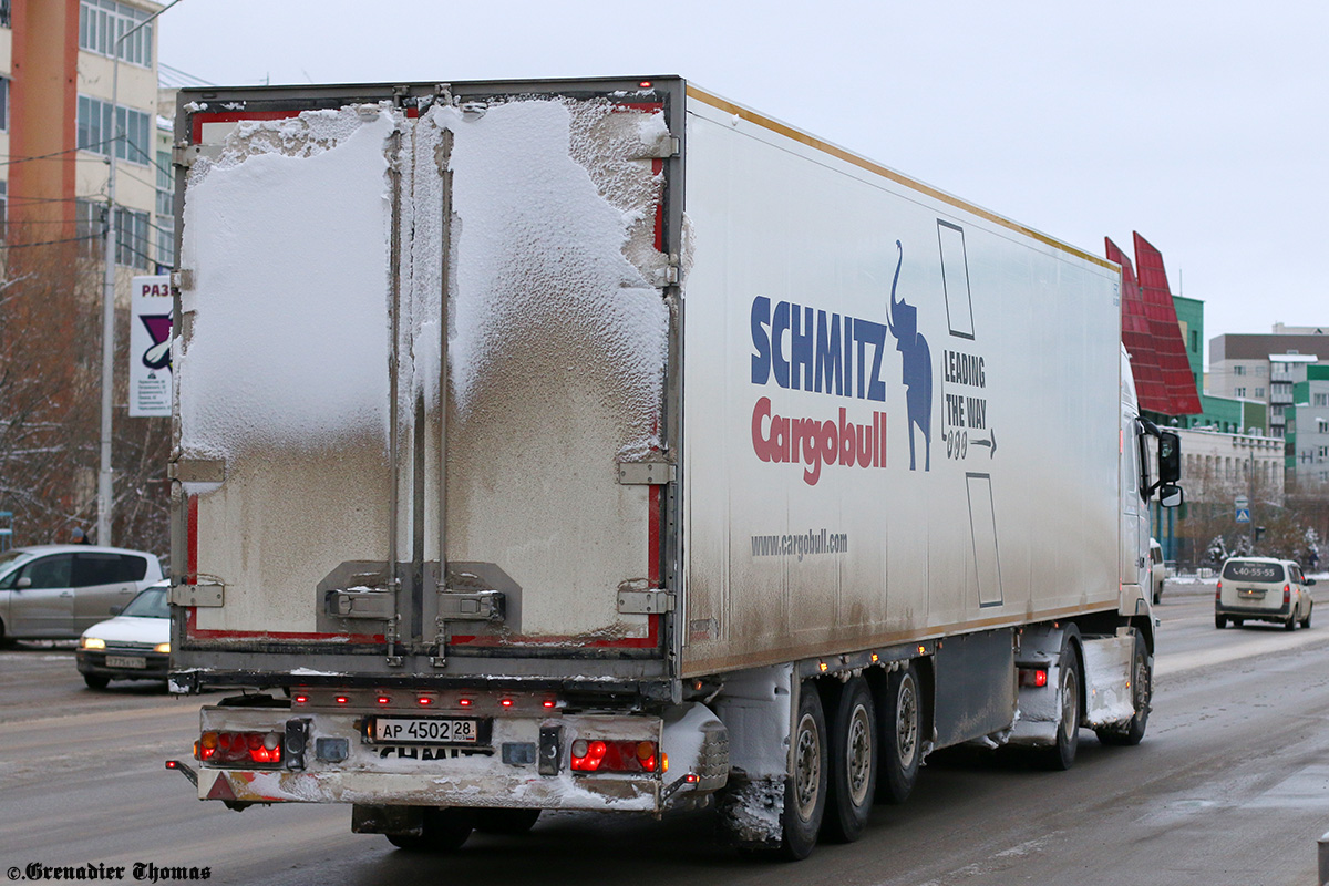 Амурская область, № Е 587 НС 28 — Volvo ('2008) FH.500; Амурская область, № АР 4502 28 — Schmitz Cargobull S.KO (SCB*S3B) общ.мод
