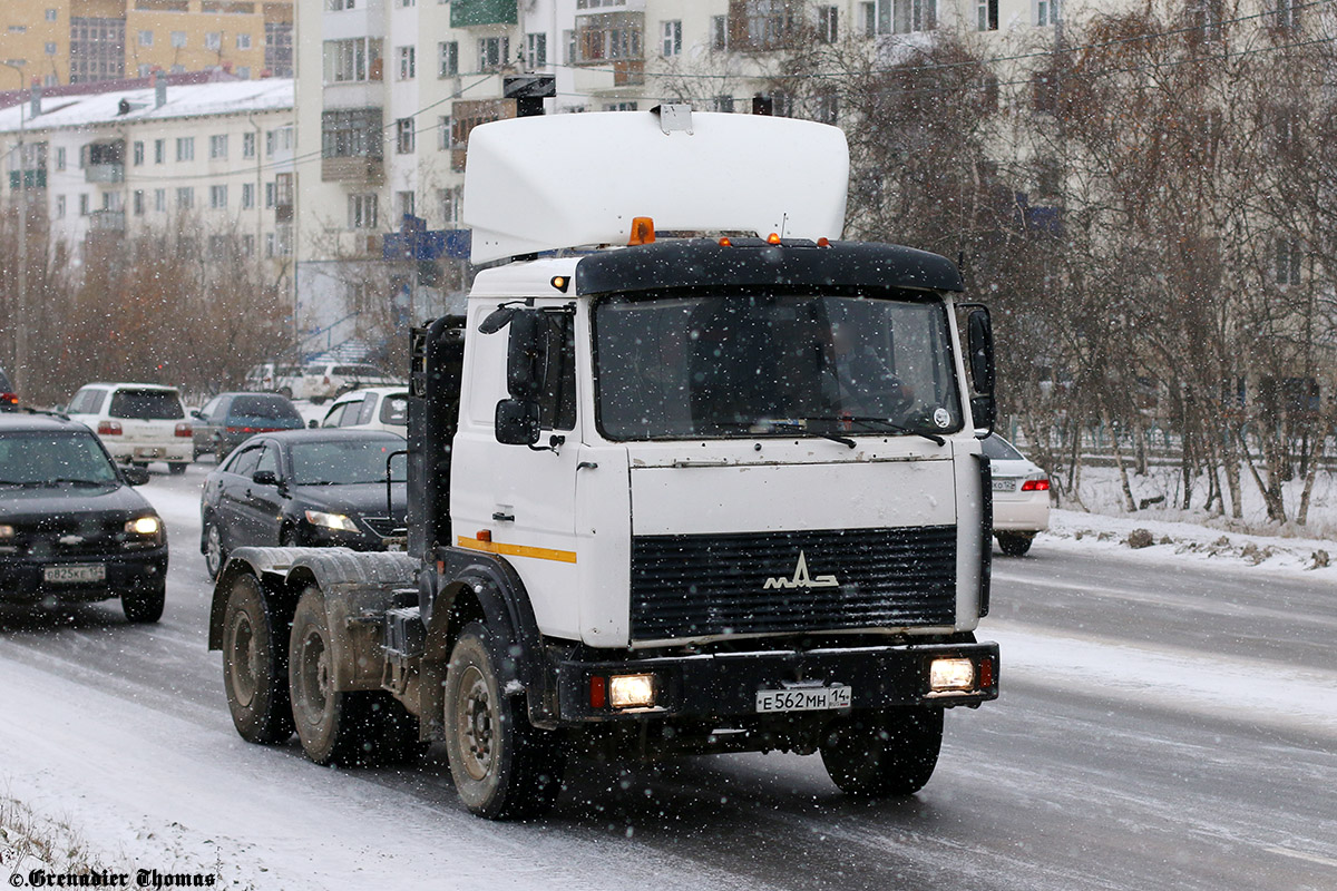 Саха (Якутия), № Е 562 МН 14 — МАЗ-6422A5