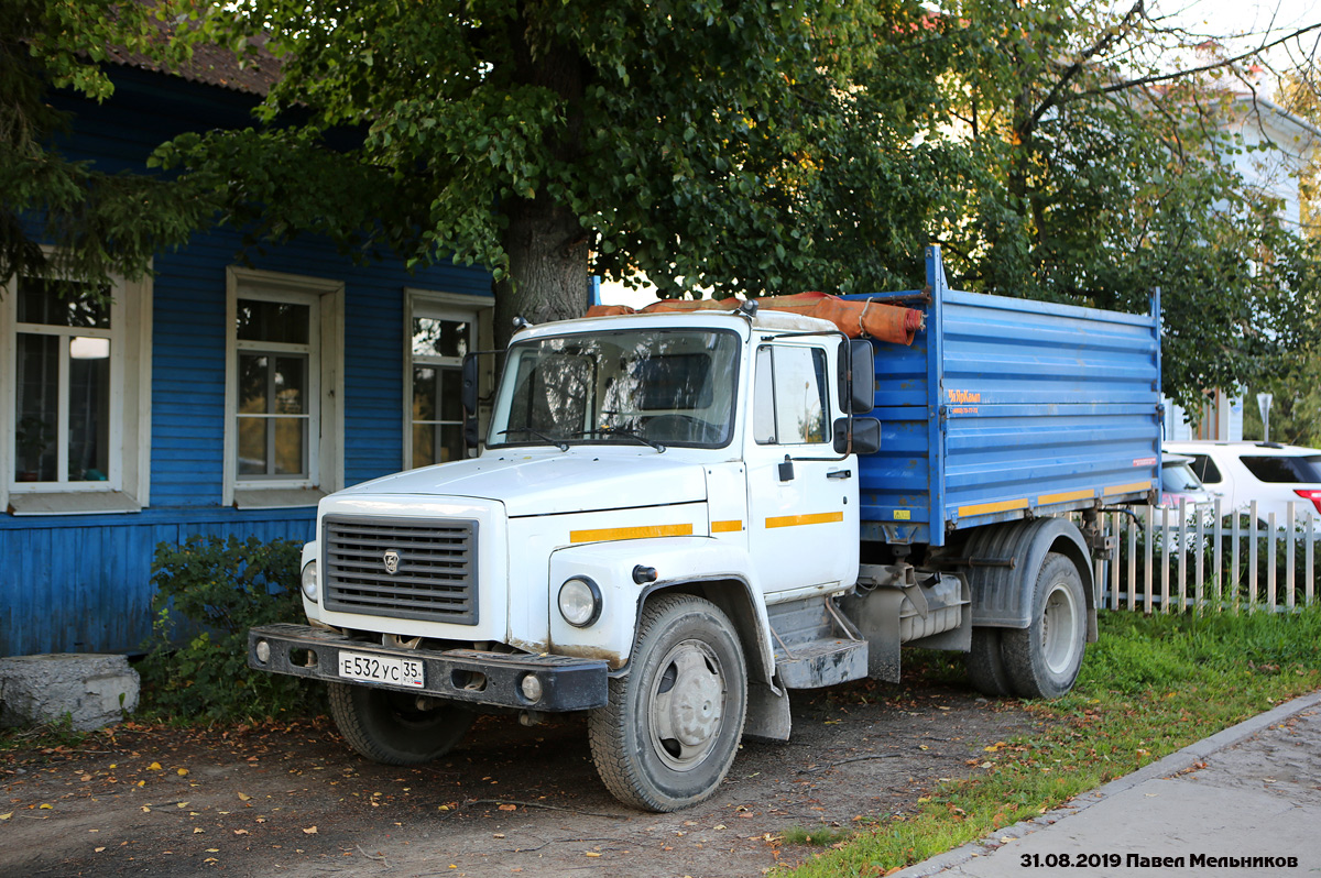 Вологодская область, № Е 532 УС 35 — ГАЗ-33098