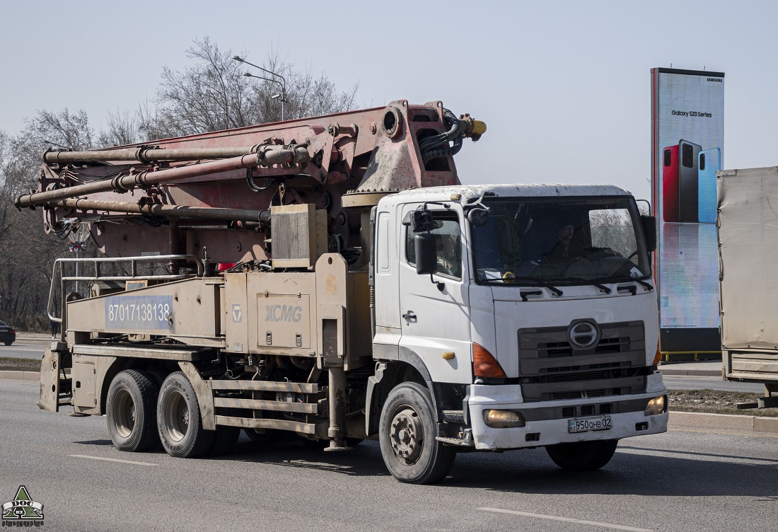 Алматы, № 950 QHB 02 — Hino 700