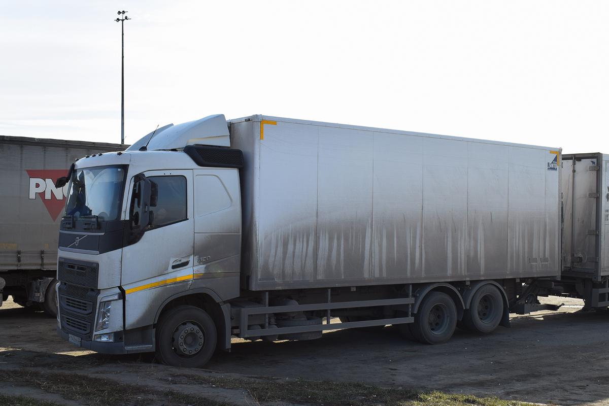 Алтайский край, № Т 143 ХН 22 — Volvo ('2012) FH.420 [X9P]