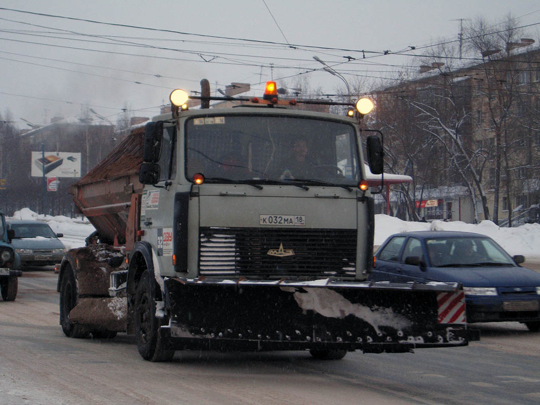 Удмуртия, № К 032 МА 18 — МАЗ-533702