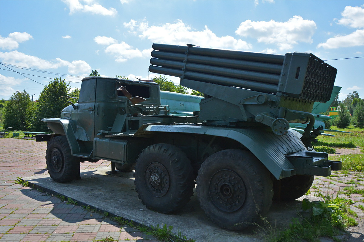 Кемеровская область, № (42) Б/Н 0003 — Урал-375Е; Техника на постаментах, памятники (Кемеровская область)