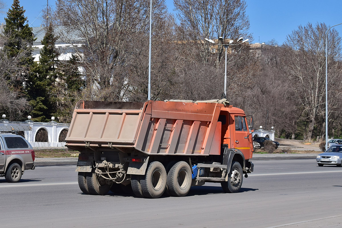 Волгоградская область, № Е 711 КЕ 134 — КамАЗ-65115-D3(97)