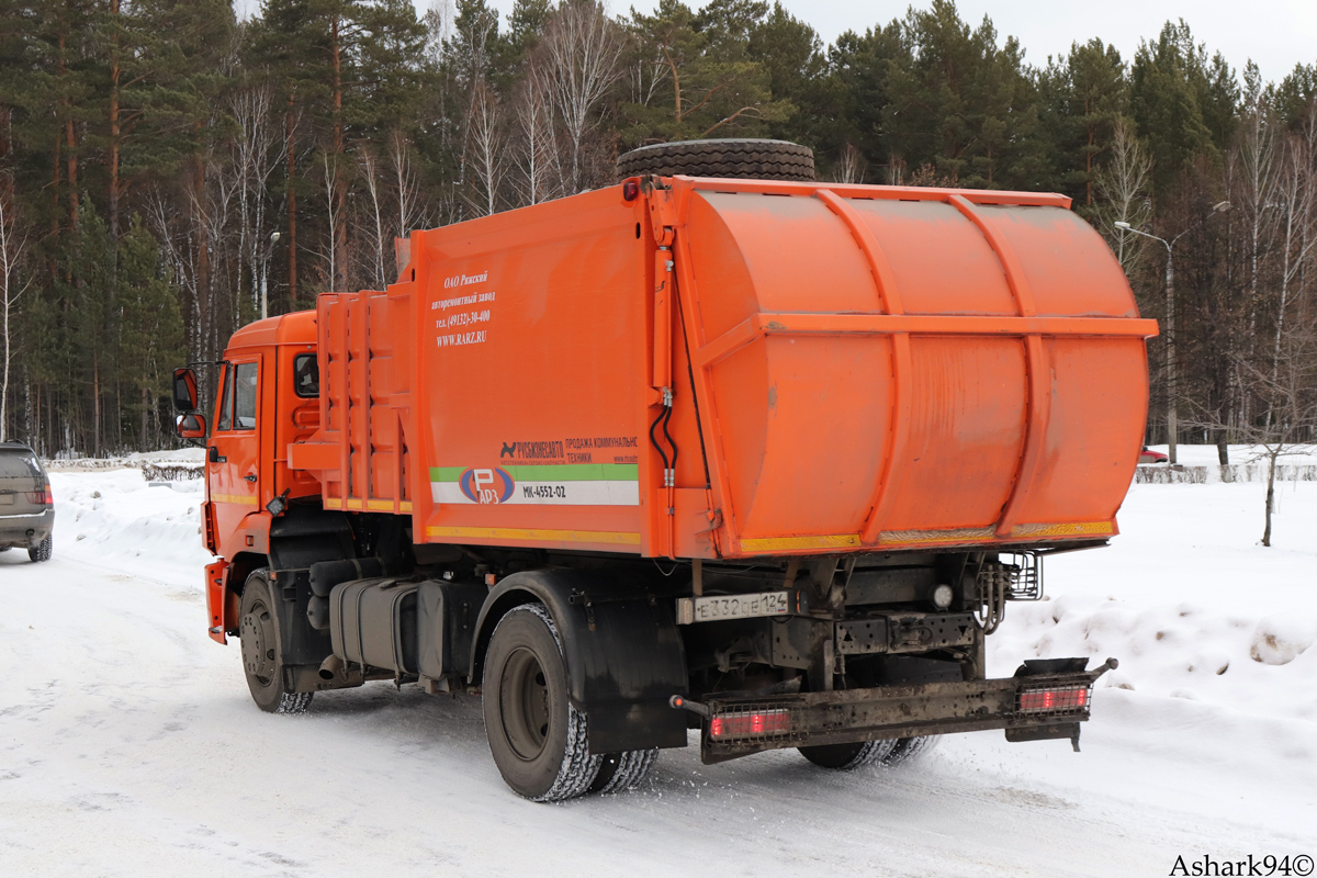Красноярский край, № Е 332 ОЕ 124 — КамАЗ-43253-G5(69)
