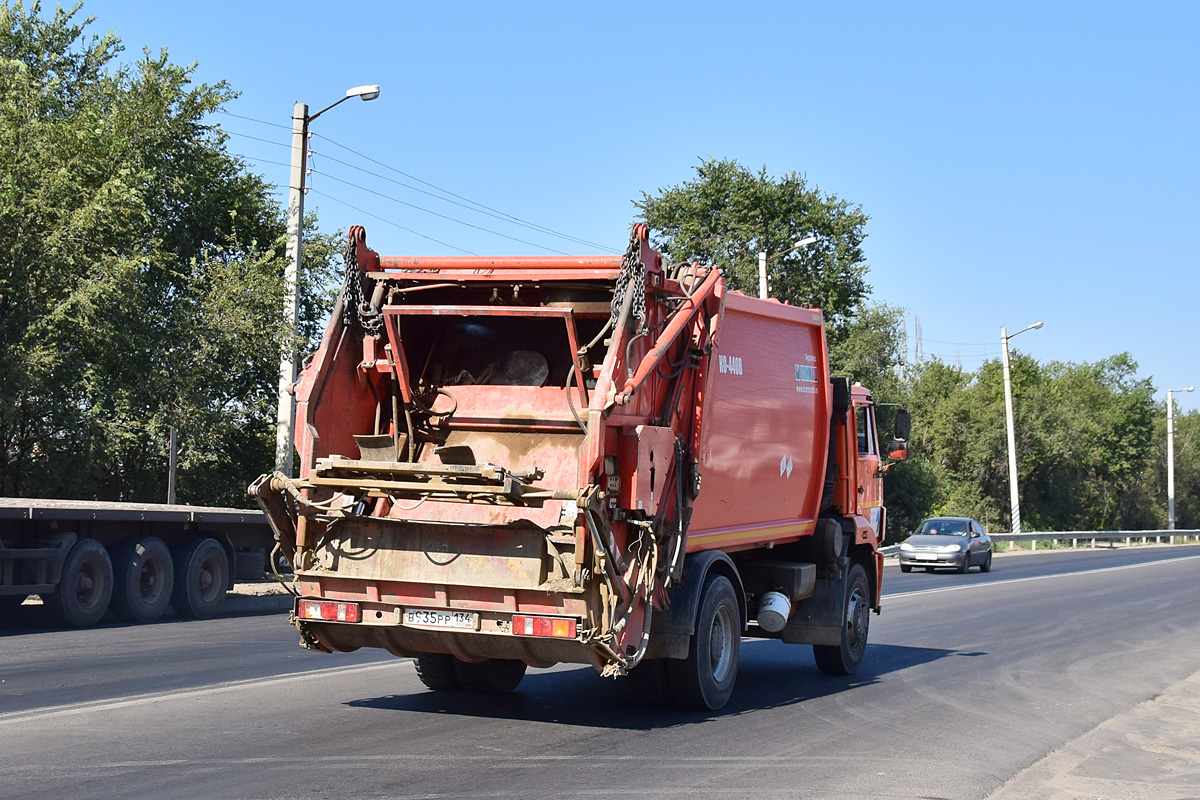 Волгоградская область, № В 935 РР 134 — КамАЗ-53605-L4(19)