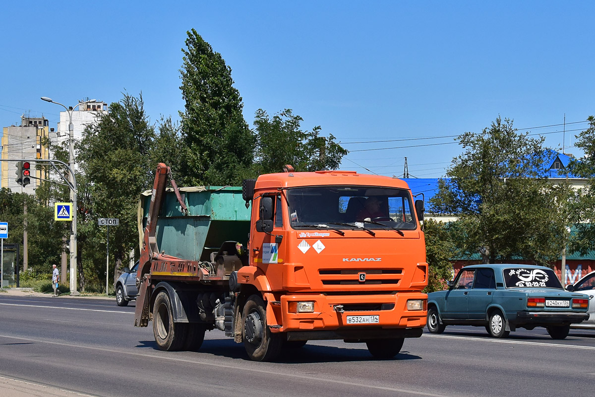 Волгоградская область, № В 532 АН 134 — КамАЗ-43253-R4(28)