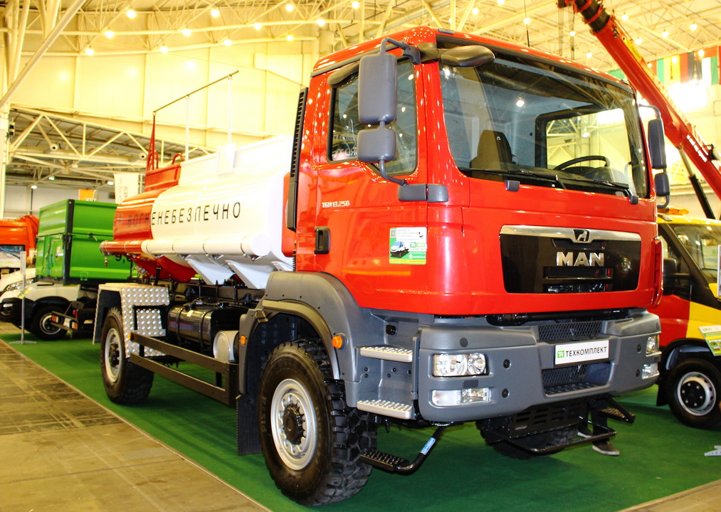 Киевская область, № Т4 ТТ 8256 — MAN TGM 13.250; Киев — Международная специализированная выставка «КоммунТех‑2018"