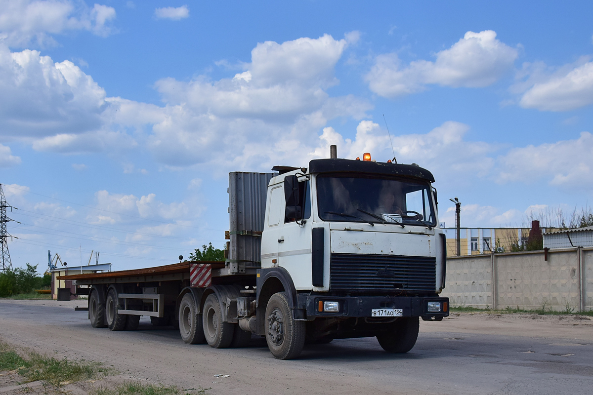Волгоградская область, № В 171 АО 134 — МАЗ-64229