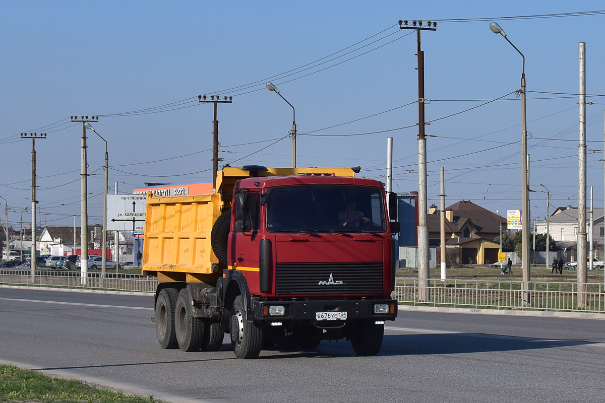 Волгоградская область, № В 676 УЕ 134 — МАЗ-5516X5