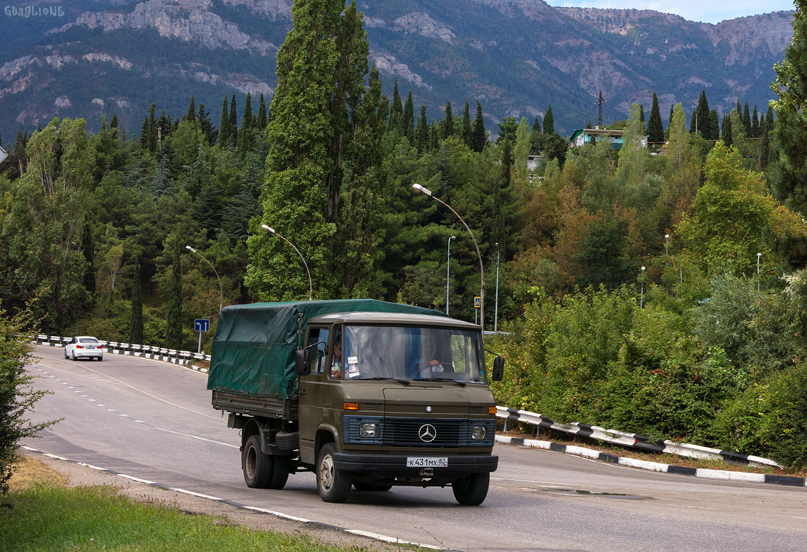 Крым, № К 431 МХ 82 — Mercedes-Benz T2 ('1967) 608
