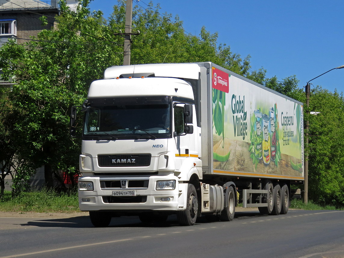 Московская область, № В 094 ТР 750 — КамАЗ-5490-S5(87)
