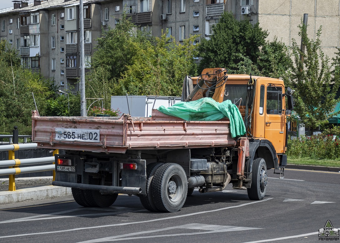 Алматы, № 585 HE 02 — MAN F8 (общая модель)