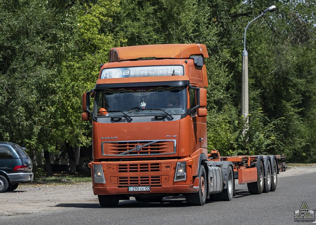 Алматы, № 290 CK 02 — Volvo ('2002) FH12.440