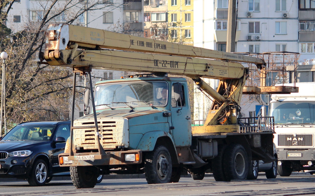 Кировоградская область, № ВА 8261 ВА — ЗИЛ-432921