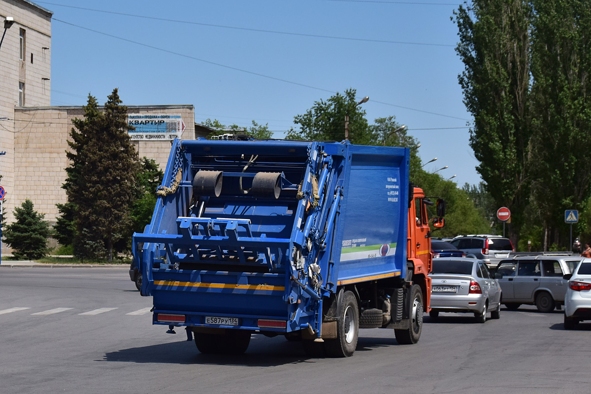 Волгоградская область, № Е 587 РУ 134 — КамАЗ-53605-A5(48)