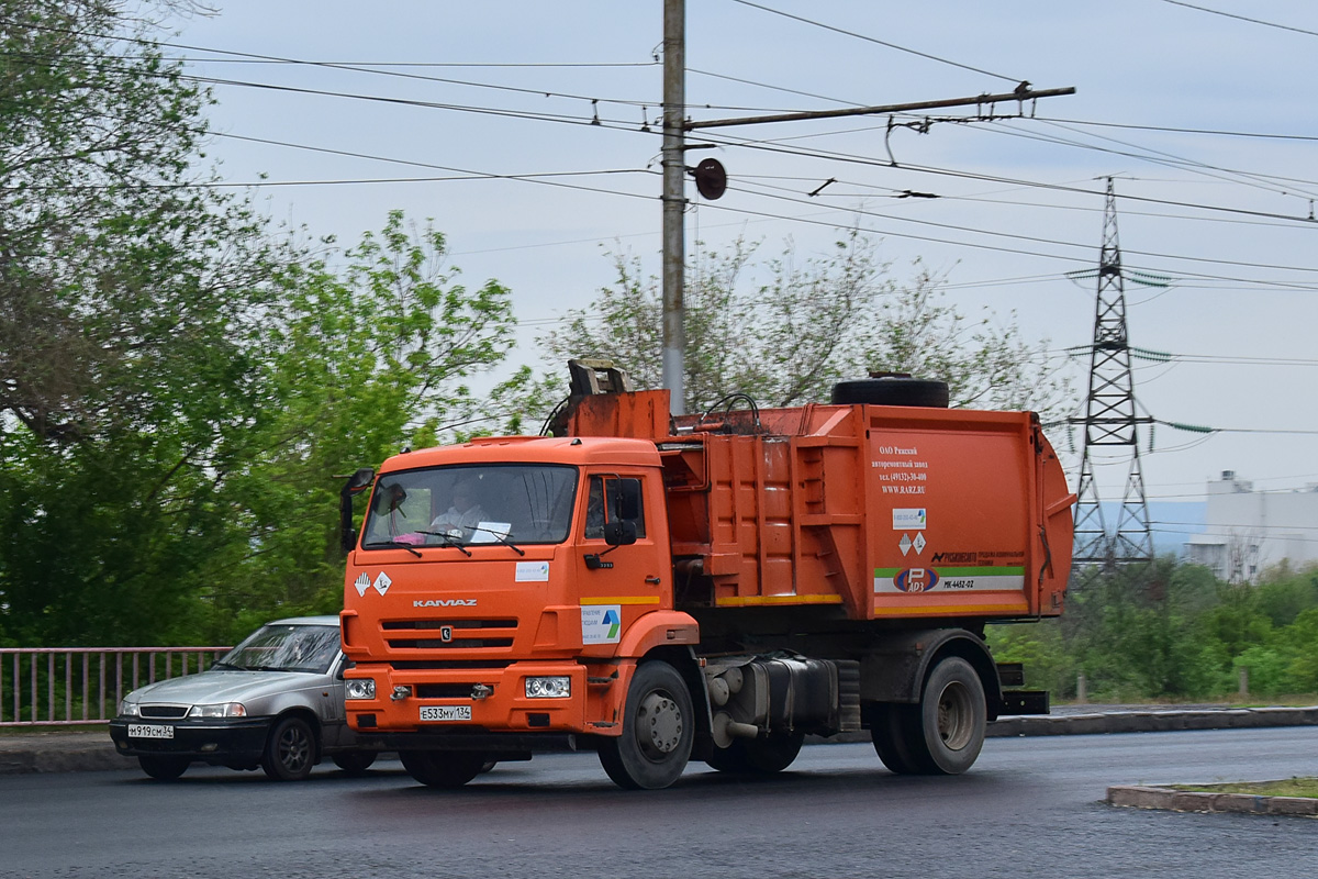 Волгоградская область, № Е 533 МУ 134 — КамАЗ-43253-R4(28)