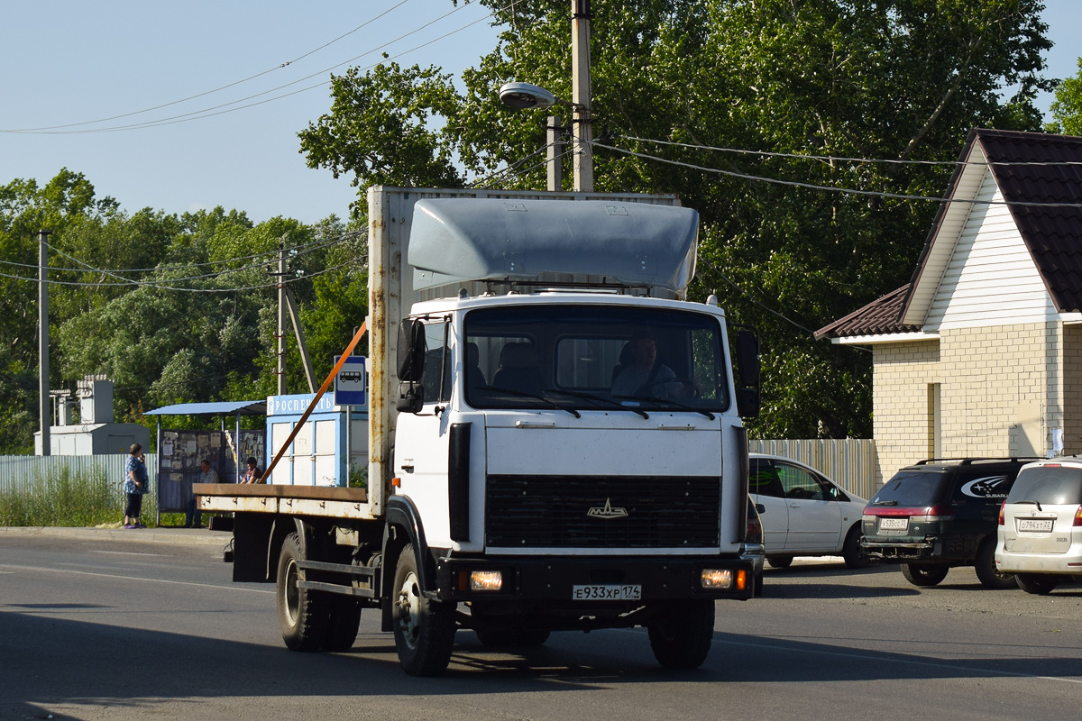 Алтайский край, № Е 933 ХР 174 — МАЗ-437041