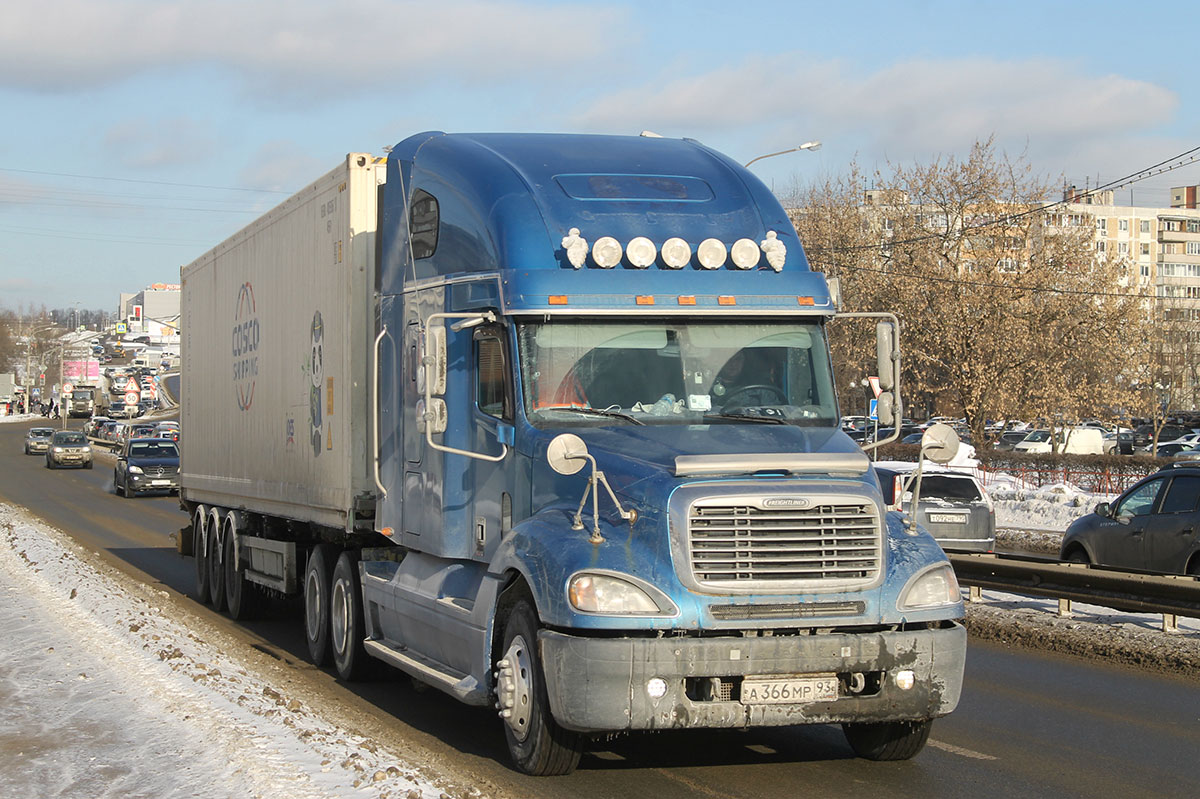 Краснодарский край, № А 366 МР 93 — Freightliner Columbia