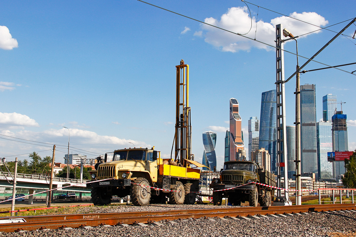 Московская область, № Е 340 ВР 50 — Урал-4320-10; Московская область, № К 213 ОВ 50 — ЗИЛ-131 (общая модель)
