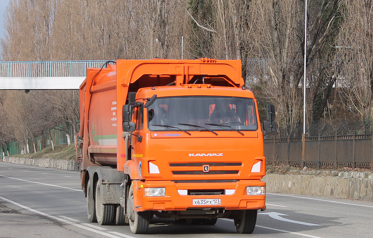 Краснодарский край, № Х 635 РХ 123 — КамАЗ-65115-A4(23)