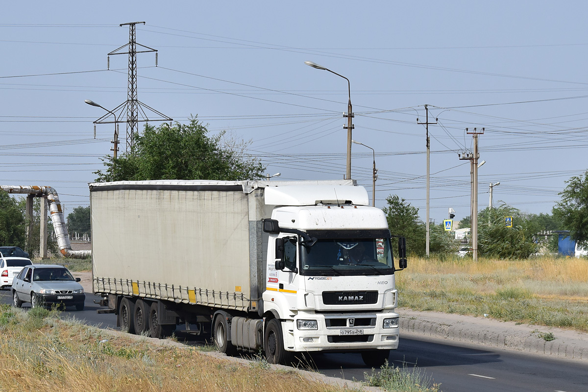Липецкая область, № О 795 ВН 48 — КамАЗ-5490-S5(87)