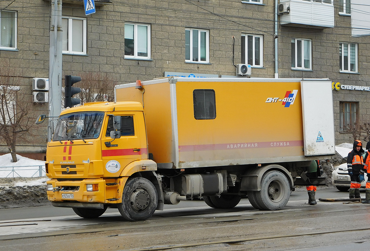 Новосибирская область, № Е 925 ВВ 154 — КамАЗ-43253-R4(28)