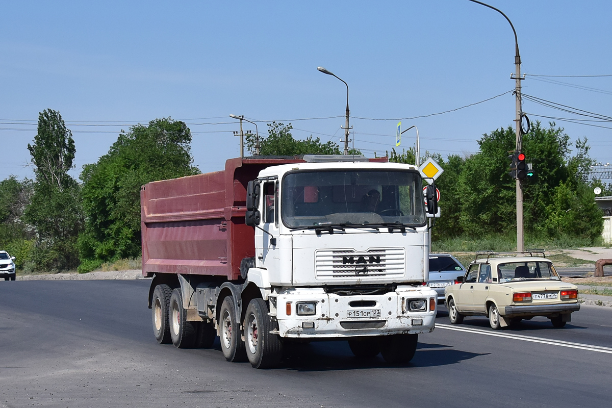 Краснодарский край, № Р 151 СР 123 — MAN F2000 35.364
