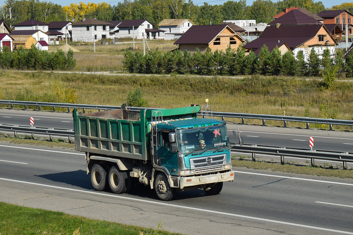 Алтайский край, № В 736 УО 22 — Hino FS