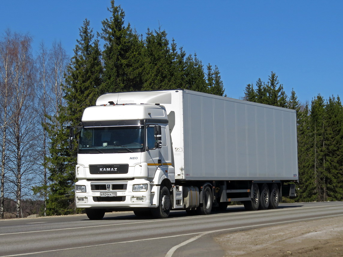 Санкт-Петербург, № В 924 КК 198 — КамАЗ-5490-S5(87)