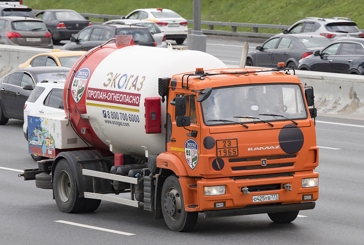 Москва, № О 425 УВ 777 — КамАЗ-43253-R4(28)