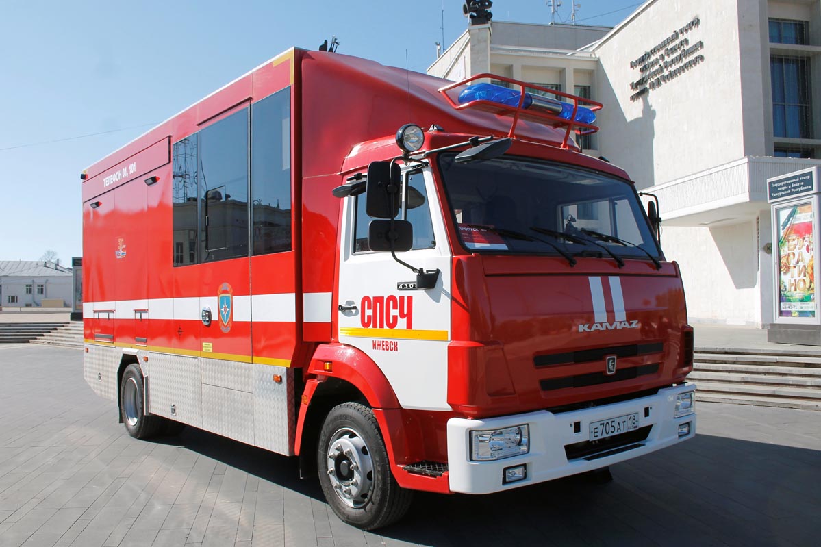 Удмуртия, № Е 705 АТ 18 — КамАЗ-4308-G5(69)