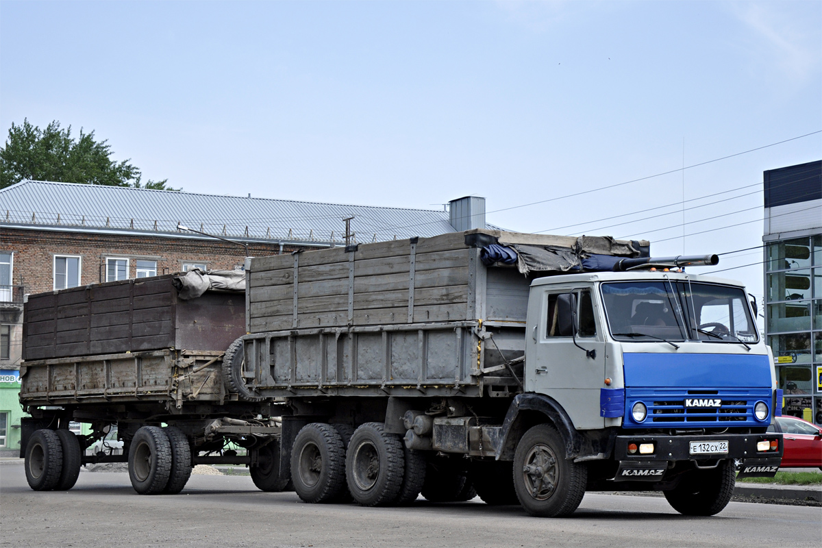 Алтайский край, № Е 132 СХ 22 — КамАЗ-5320