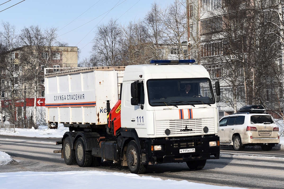 Архангельская область, № 111 — МАЗ-6312A8