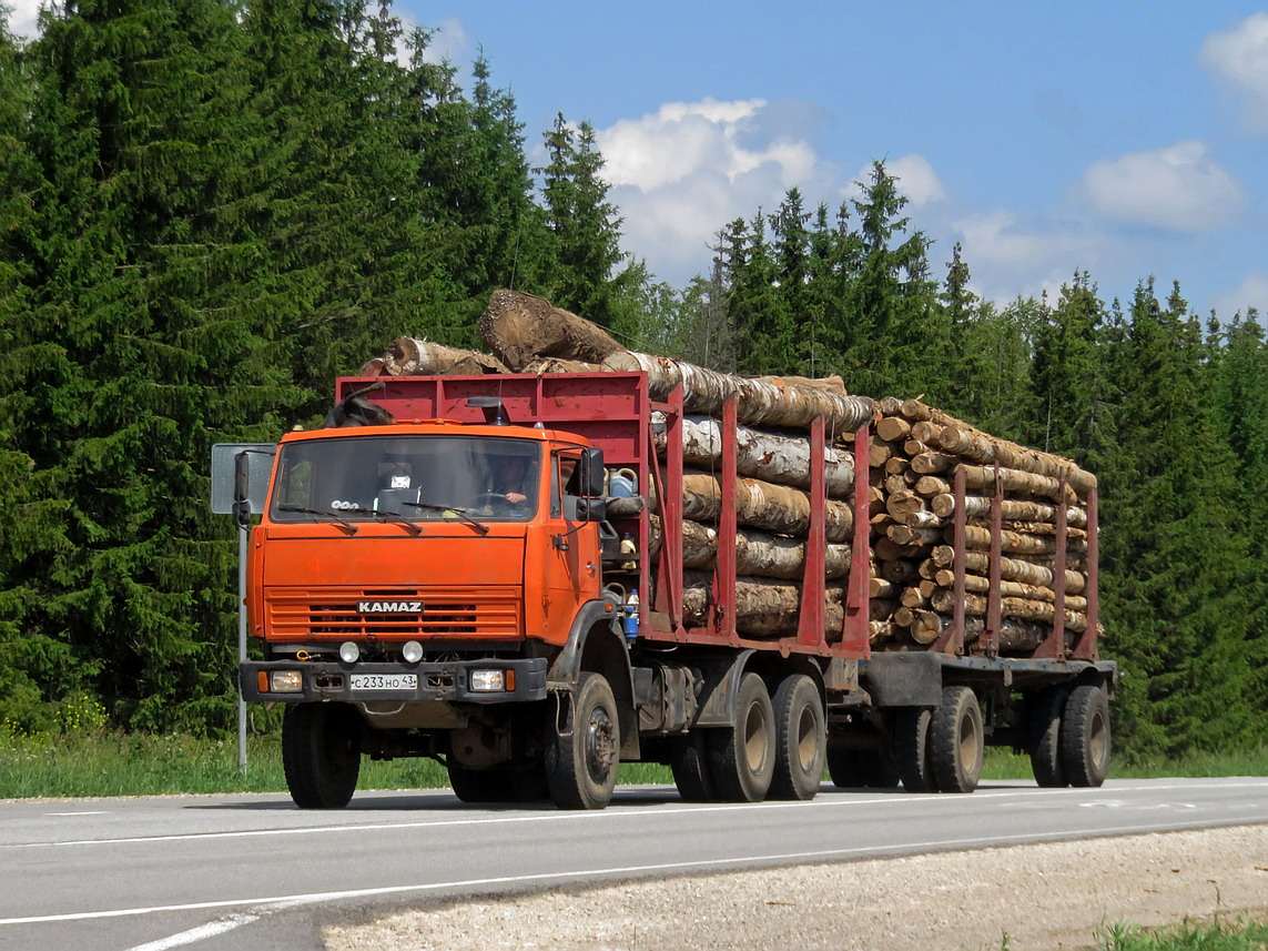 Кировская область, № С 233 НО 43 — КамАЗ-53228-15 [53228R]