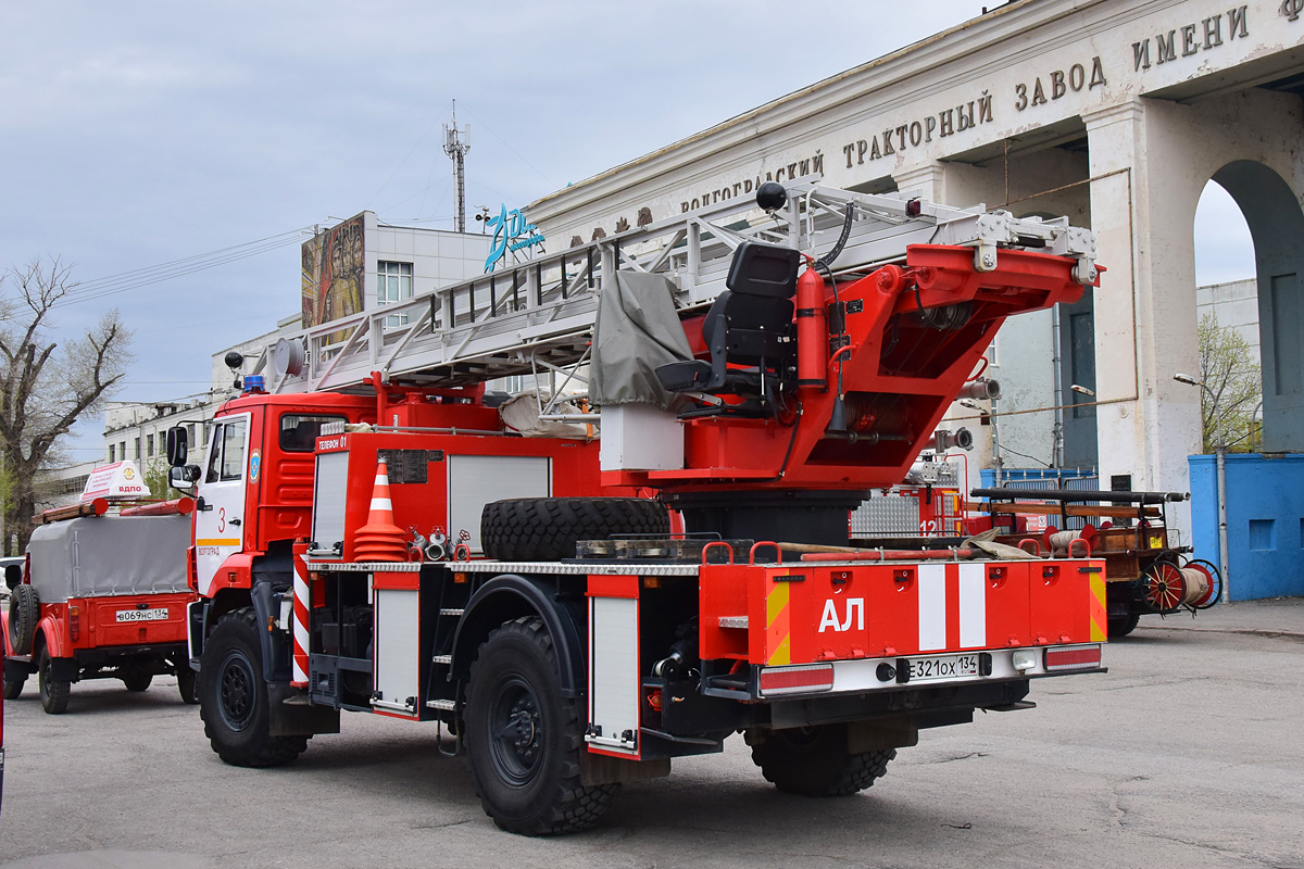Волгоградская область, № Е 321 ОХ 134 — КамАЗ-43502-D5(66)