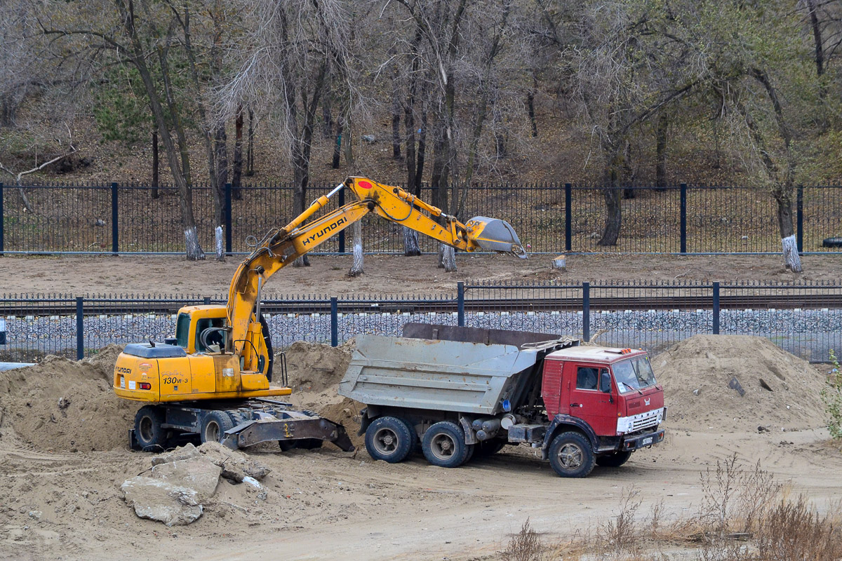 Волгоградская область, № 5227 ВН 34 — Hyundai R130W; Волгоградская область, № К 182 ТТ 34 — КамАЗ-5410
