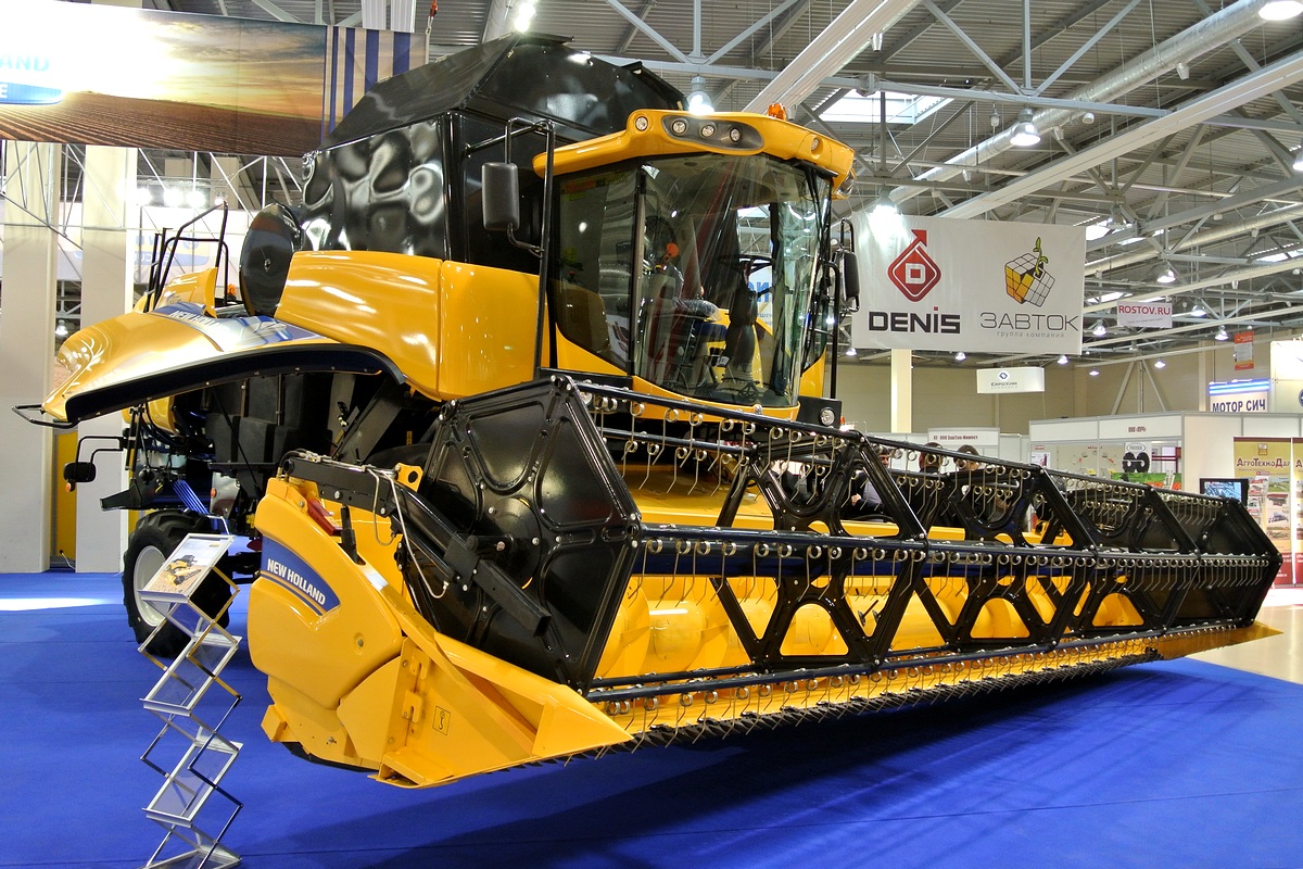 Ростовская область, № (61) Б/Н СТ 0018 — New Holland CX6090; Ростовская область — Ежегодные выставки «Интерагромаш»