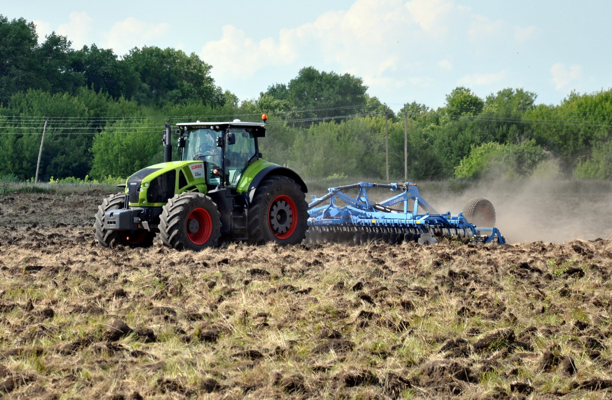 Рязанская область, № 8960 РМ 62 — Claas Axion (общая модель)