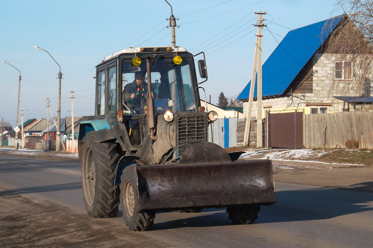 Алтайский край, № (22) Б/Н СТ 0205 — Беларус-82.1; Алтайский край — Спецтехника с нечитаемыми на фото номерами