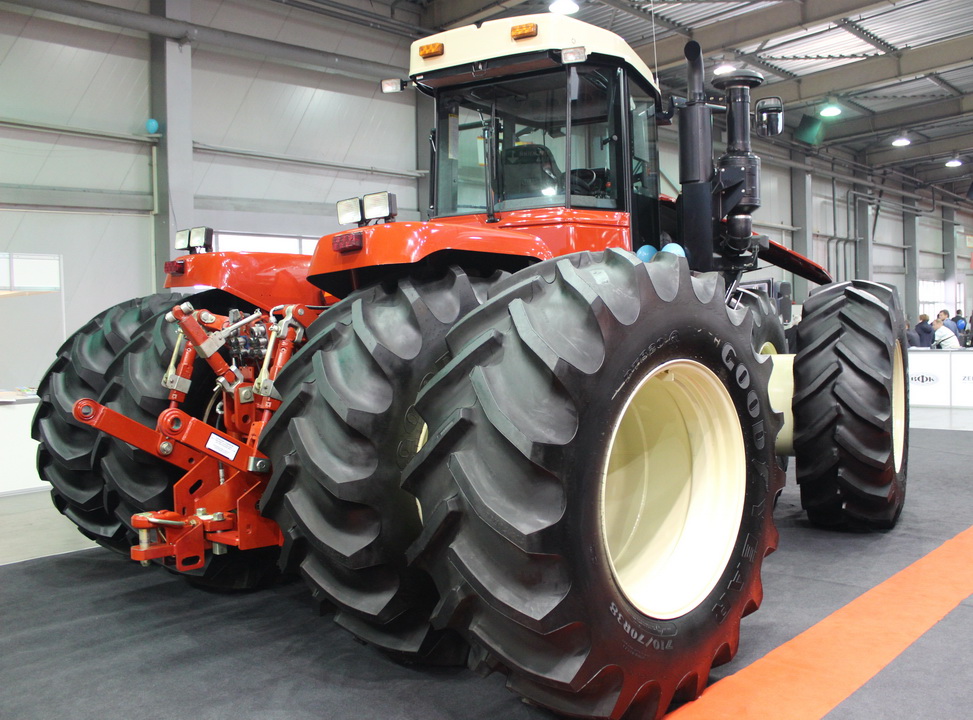 Киев, № (UA11) Б/Н СТ 0021 — Versatile 2375; Транспортные средства без номеров (Киев); Новая техника (Киев)