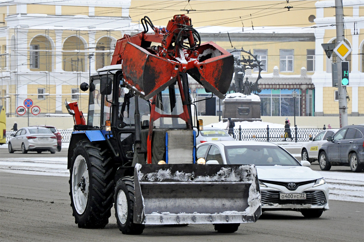 Алтайский край, № (22) Б/Н СТ 0405 — Беларус-82.1; Алтайский край — Спецтехника с нечитаемыми на фото номерами