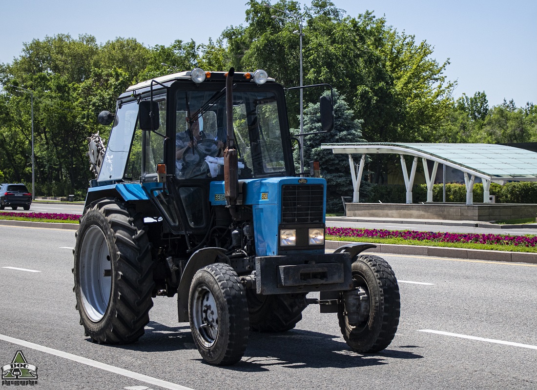 Алматы, № A 587 AMD — Беларус-82.1