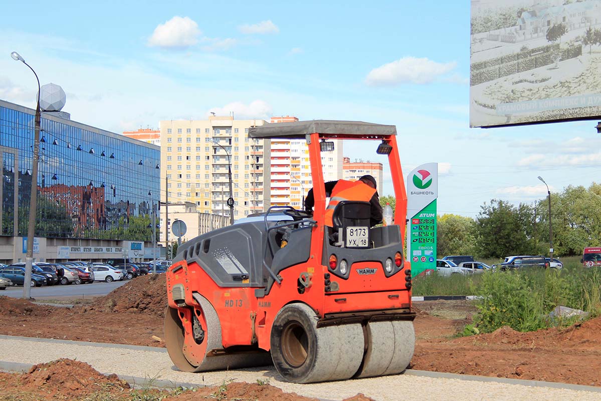 Удмуртия, № 8173 УХ 18 — Hamm HD 13VV