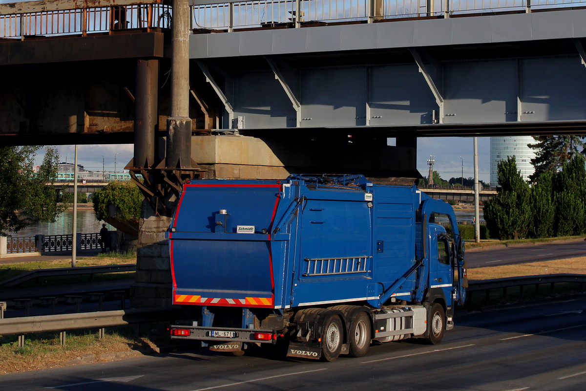 Латвия, № ML-6711 — Volvo  (общая модель)