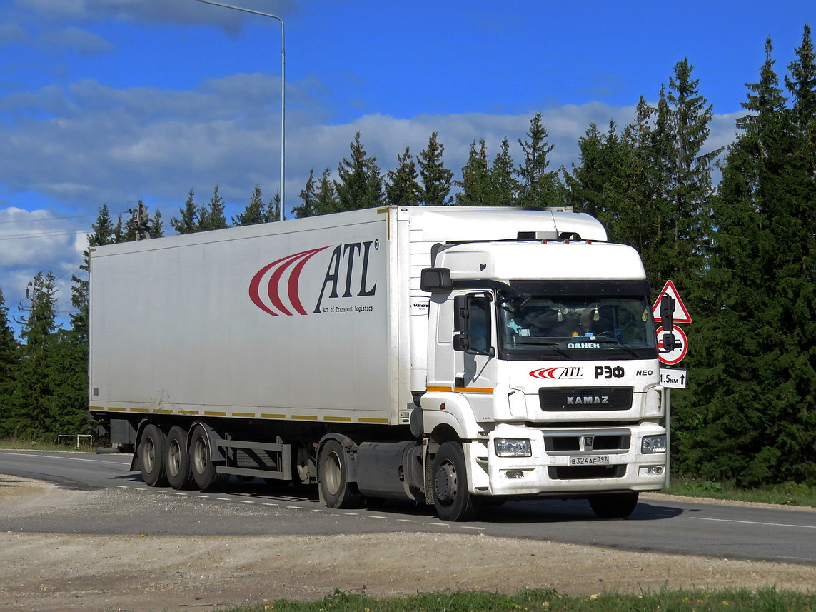 Москва, № В 324 АЕ 797 — КамАЗ-5490-DC(87)