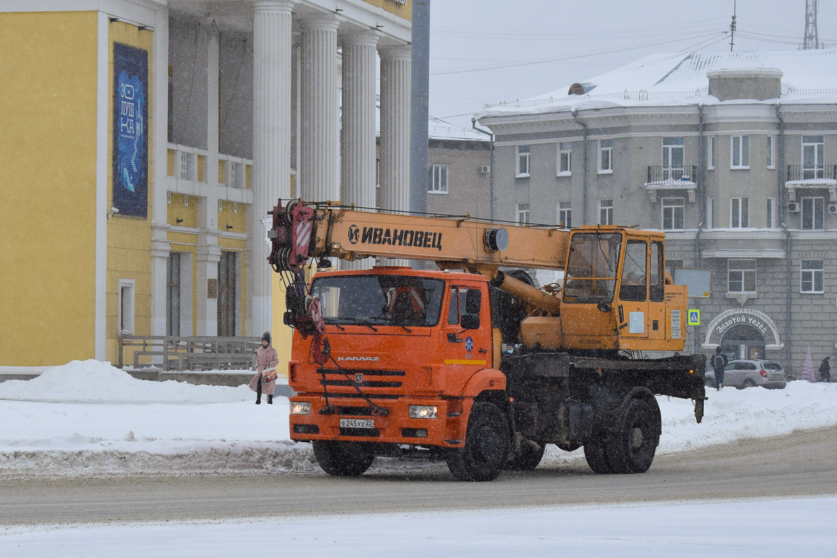 Алтайский край, № Е 245 УХ 22 — КамАЗ-53605-A4(23)