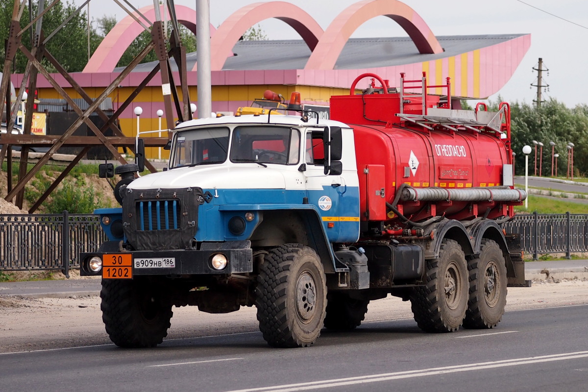 Ханты-Мансийский автоном.округ, № В 909 НВ 186 — Урал-4320-61