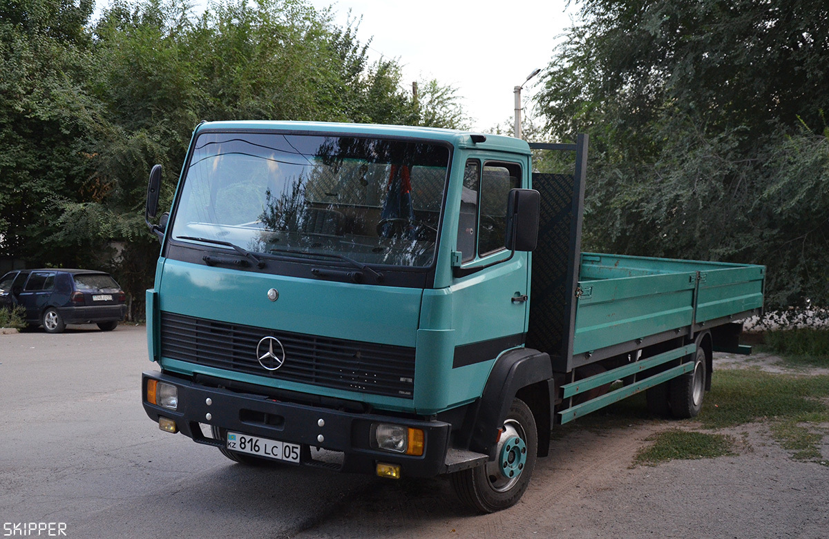 Алматинская область, № 816 LC 05 — Mercedes-Benz LK 809