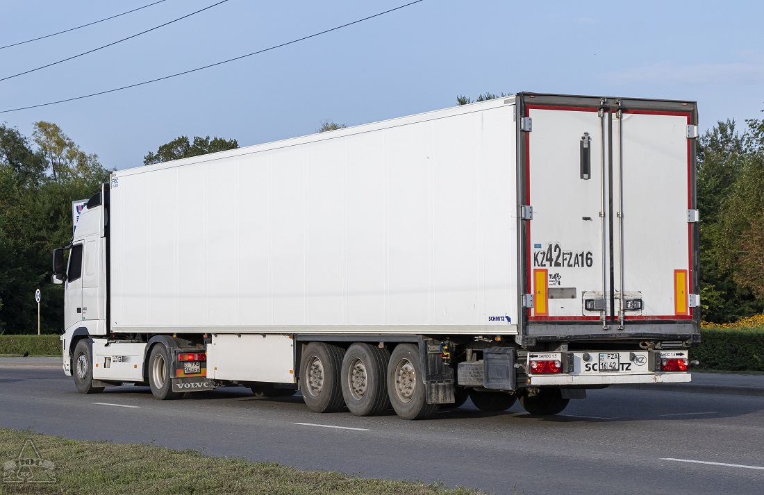 Восточно-Казахстанская область, № 42 FZA 16 — Schmitz Cargobull S.KO (SCB*S3B) общ.мод